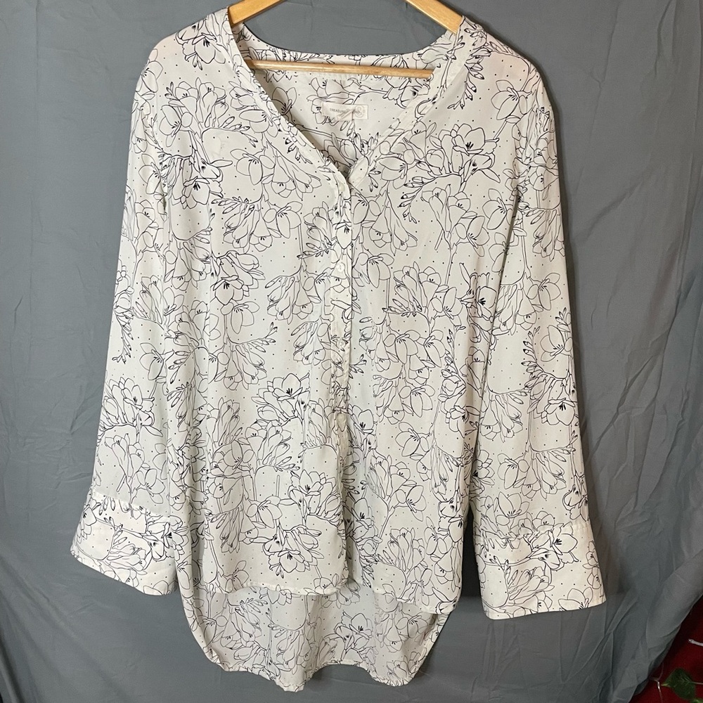 Treasure & Bond black and white penciled floral button down